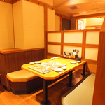 親しいお友達と少人数なら…隣の席が気にならないBOX席へどうぞ！会話も弾みます♪