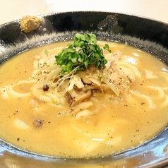 たっぷり茸と鶏肉の和風うどん洋風生七味添え