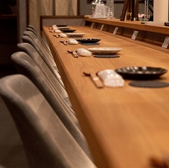 悠々と寛げる空間で、当店自慢の原始焼きと和酒が彩るご宴会をどうぞ。