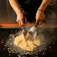 魅力満載☆自慢の鉄板料理を幅広く食べられる！