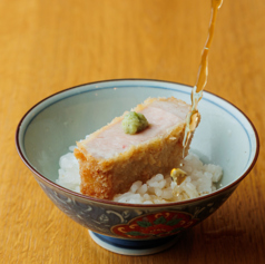 『出汁』最後はカツとご飯を少し残して、出汁茶漬けでどうぞ。