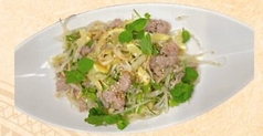 牛肉とバナナはなサラダ