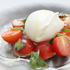 フレッシュモッツァレラのカプレーゼ