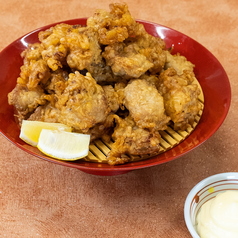 デカ盛り　鶏の唐揚げ
