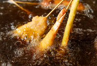 素材にこだわった産地直送の串揚げは天下一品です！