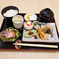 旬を少しずつ楽しめる木洩れ日膳をご用意！