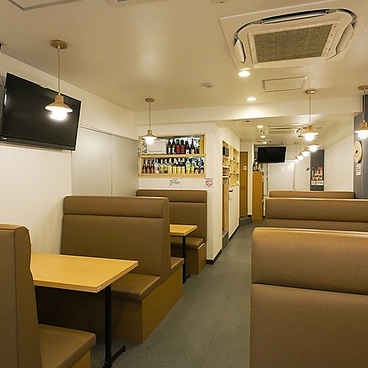 餃子市場 神田店の雰囲気1