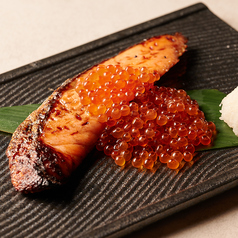 銀鮭の西京焼きいくら添え