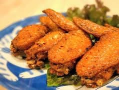 ピリ辛手羽先揚げ 4本