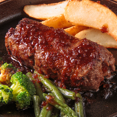 仕入れの素材にこだわりあり！夜中のハンバーグは絶品！