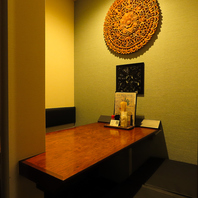 大切な方とプライベートな時間を過ごせる半個室を完備◎