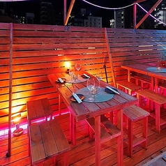 夜は雰囲気も良いので女子会やデートにも最適!詳細は「青空と夜景のBBQビアガーデン 新大久保Terrace」までお気軽にお問い合わせください!