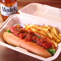 トッピング自在のホットドッグで、あなた好みの味を発見