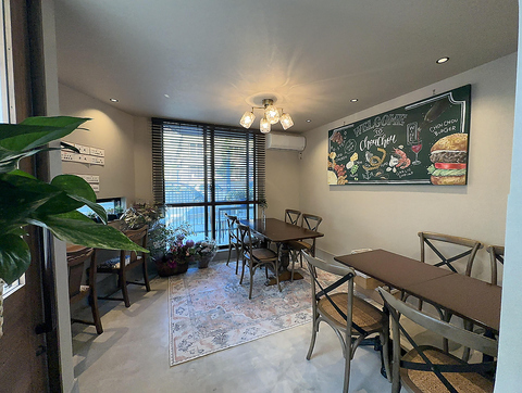 保護猫と触れ合えます♪カフェのみの利用も可能です！