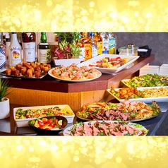 焼き立てピザやパスタなど、フードも充実してます☆