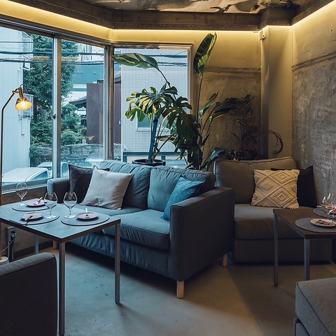 BON BON WINE STAND {{CX^h