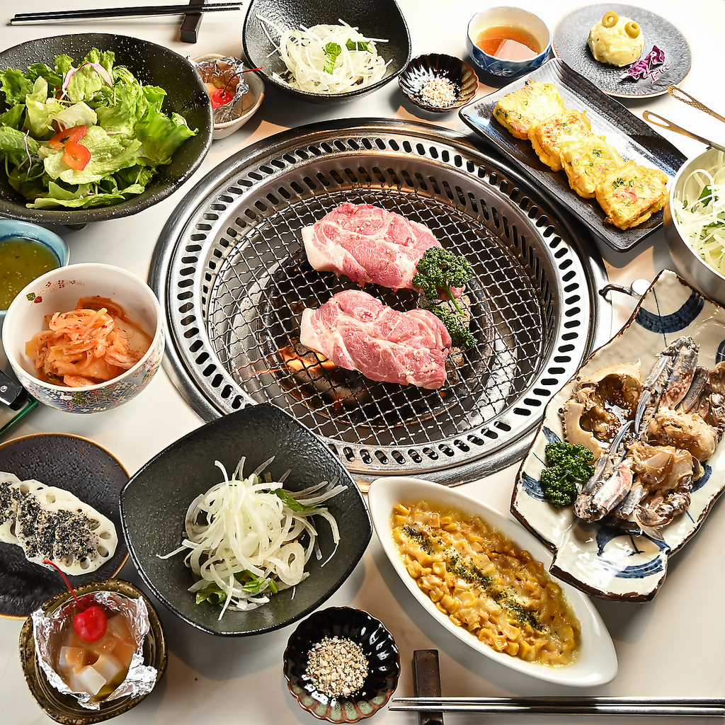 本場韓国料理と焼肉を楽しみながらラグジュアリーな空間で至福のひと時をお過ごしください。