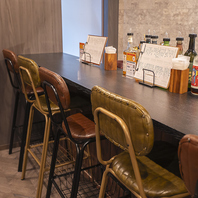 カウンター席を豊富に用意しております。