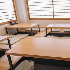 賑やかなテーブル席は、女子会やママ友などの集まりに最適！会話を楽しみながら美味しい料理を堪能できます。