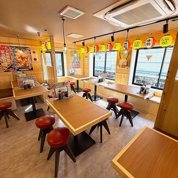 ギョーザの勝男　四条河原町店の雰囲気1