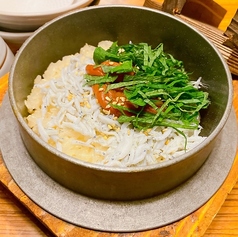 コーンバター釜めし／とり五目釜めし／ささみ明太マヨ釜めし／しらすと梅の釜めし／豚トロ釜めし