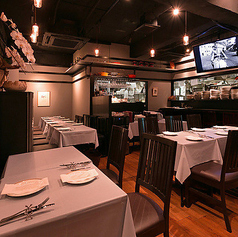 シックな店内でゆったりと寛いでいただけます。いつもよりワンランク上の大人の時間をお過ごしください。