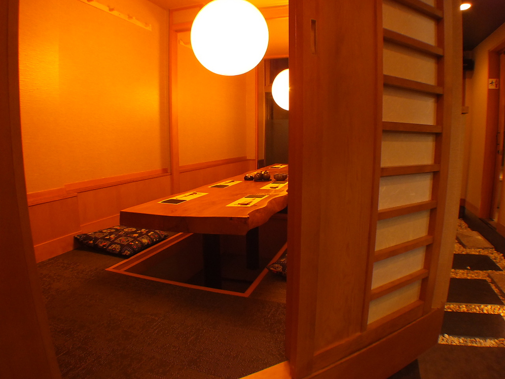 最大14名様までご利用頂ける、ゆったり掘りごたつ個室席