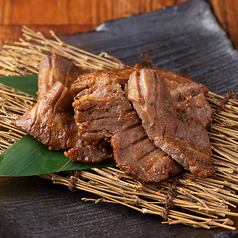 仙台味噌で漬けた牛タンの炙り焼き