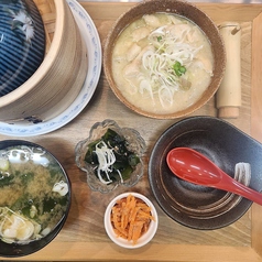 鶏皮白味噌煮込み定食