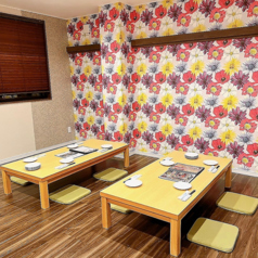 落ち着く雰囲気のお座敷席です。お子様連れにもぴったり！