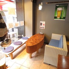 6名様ソファー1卓ご利用頂けます。