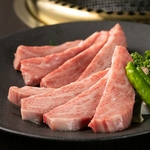 【トロけるお肉】特上のお肉は、常温で溶けてしまうほど「サシ」が…。通にはたまらない