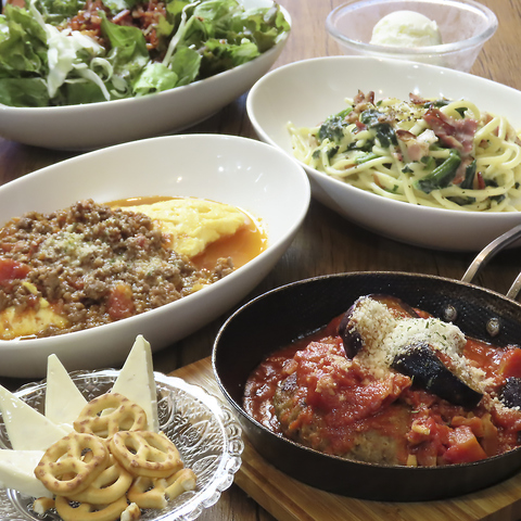 ジャズが流れた落ち着いた店内でごゆっくりと。