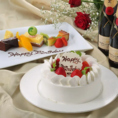お誕生日や結婚記念日など、大切な記念日のお祝いにぴったりのデザート＆ケーキをご用意しております。ご希望のメッセージを添えて、心に残るひとときを演出。☆ケーキ（4号￥2,750　/　5号￥3,300　/　6号￥3,850）☆デザートプレート￥1,100※ケーキは3日前までに、デザートプレートは前日までにご予約ください。