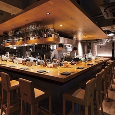 1～2名様席 【一枚板のカウンターカップルシート】厨房が見渡せる臨場感溢れるカウンター席