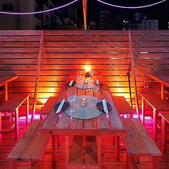 夜景を一望できるテラスで気持ちの良いBBQをご堪能いただけます！詳細は「青空と夜景のBBQビアガーデン 新大久保Terrace」までお気軽にお問い合わせください！
