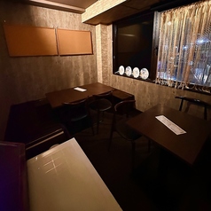 お二人う用のテーブルはデート利用にもおすすめ！