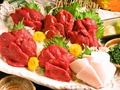 料理メニュー写真 極み　馬刺し豪快盛り　(3～5人前)