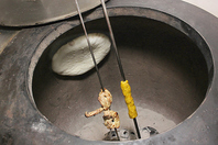インド独特な「タンドール」で焼くナン・タンドリー料理