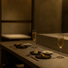 【カウンター席】お誕生日や記念日などのお祝いデートに最適◎特等席のカウンターで、五感で味わう料理をゆったり堪能ください♪