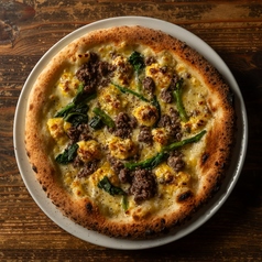 ラム肉のサルシッチャと菜の花のミモザ風