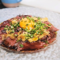 一番人気！！ニンニク卵黄馬刺し