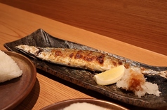旬の魚を焼き魚にします