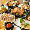 各種宴会にご利用いただけるゆったりとした空間。大人数でも快適に過ごせる広さで、会社宴会や打ち上げにもおすすめ。料理とお酒を囲みながら、賑やかで思い出に残るひとときを楽しめます。
