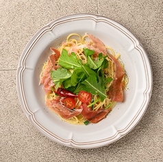 生ハムとルッコラのパスタ