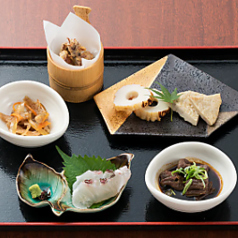 福山名物をご堪能！「福つまみセット」〜ちーいか天ぷらや珍味などお酒が進む逸品〜の写真