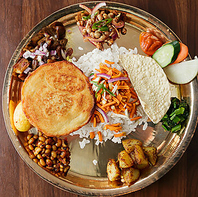 卸直送のスパイスが香る！熟練シェフが放つ多国籍料理