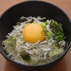 わか玉うどん／納豆ととろろのねばねば丼／卵黄しらす丼 各