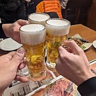 満足の飲み放題付きコース。料理と豊富なドリンクを堪能