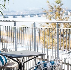 琵琶湖を眺めるお席。